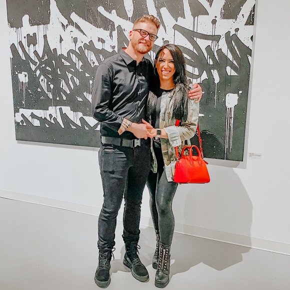 Meet your Posher, Stephanie - Picture 2 of 5